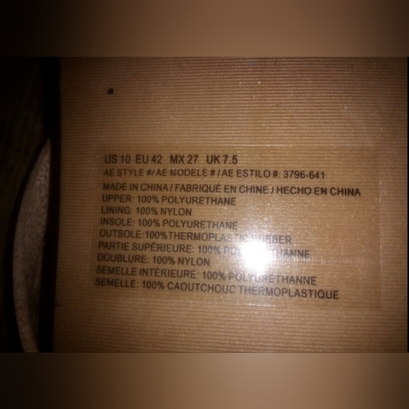 NWT WOMANS AMERICAN EAGLE GOLD THONG SANDLES SZ 10 - Picture 3 of 3